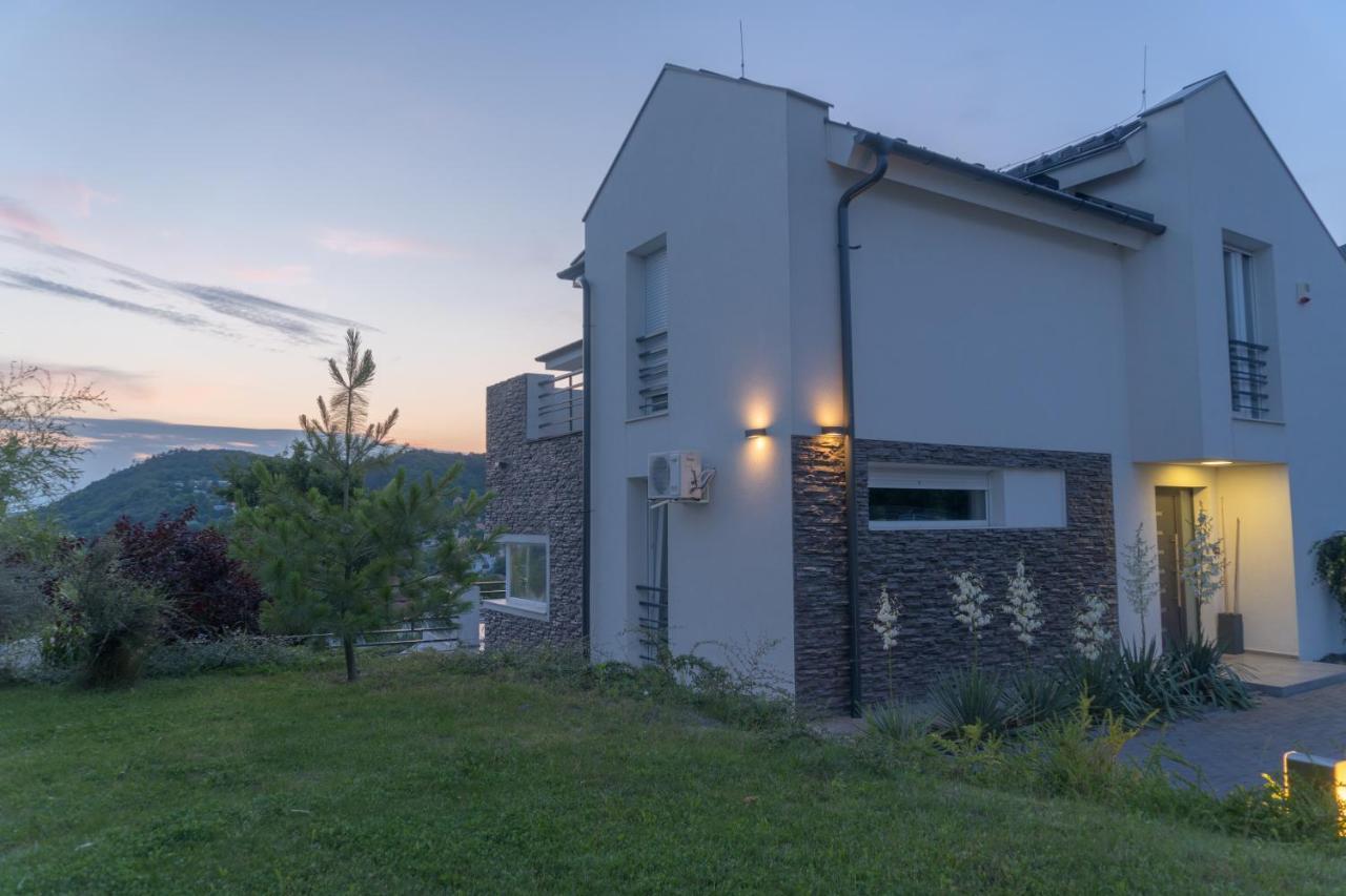 Private Family Villa บูดาโอร์ช ภายนอก รูปภาพ