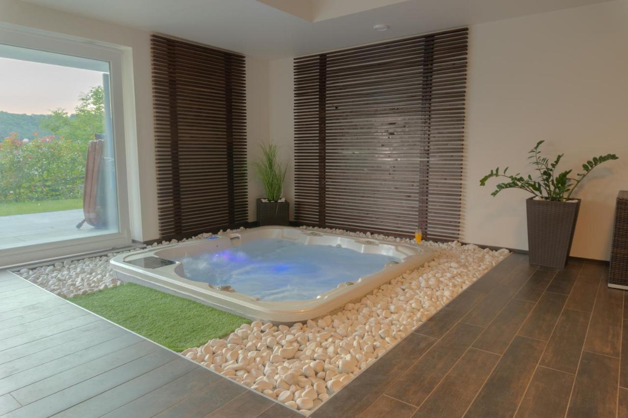 Private Family Villa บูดาโอร์ช ภายนอก รูปภาพ