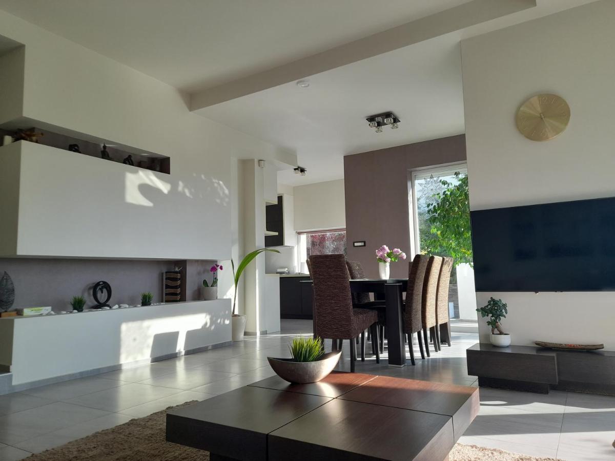 Private Family Villa บูดาโอร์ช ภายนอก รูปภาพ