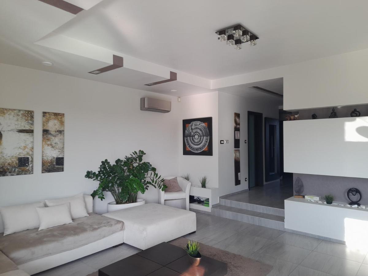 Private Family Villa บูดาโอร์ช ภายนอก รูปภาพ