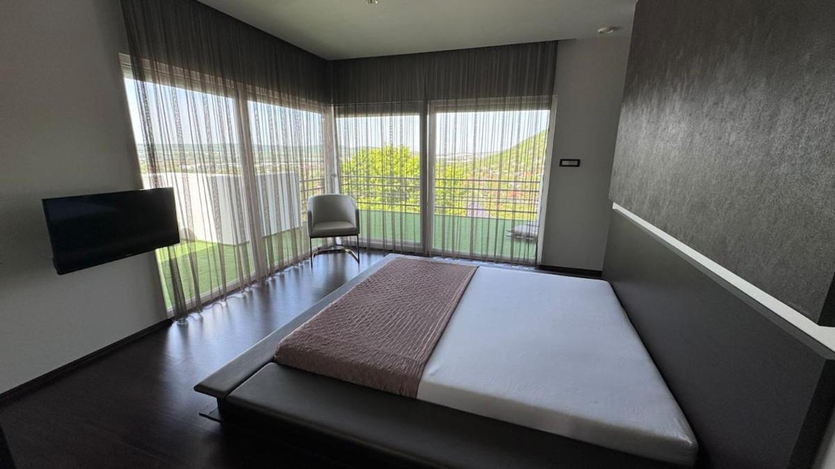 Private Family Villa บูดาโอร์ช ภายนอก รูปภาพ