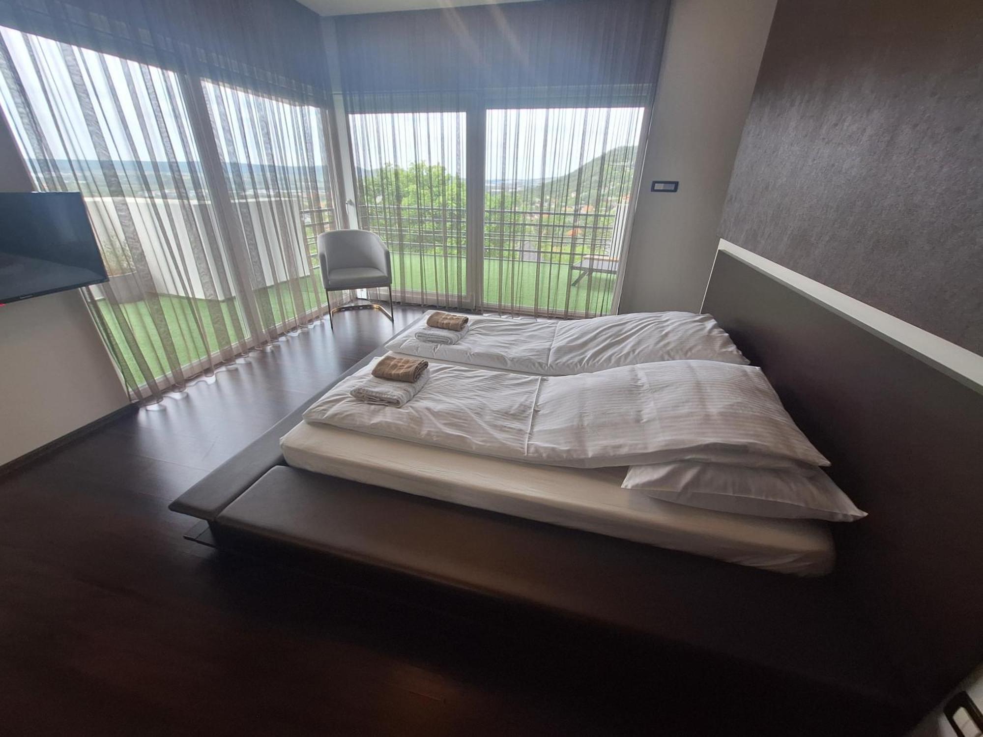 Private Family Villa บูดาโอร์ช ภายนอก รูปภาพ