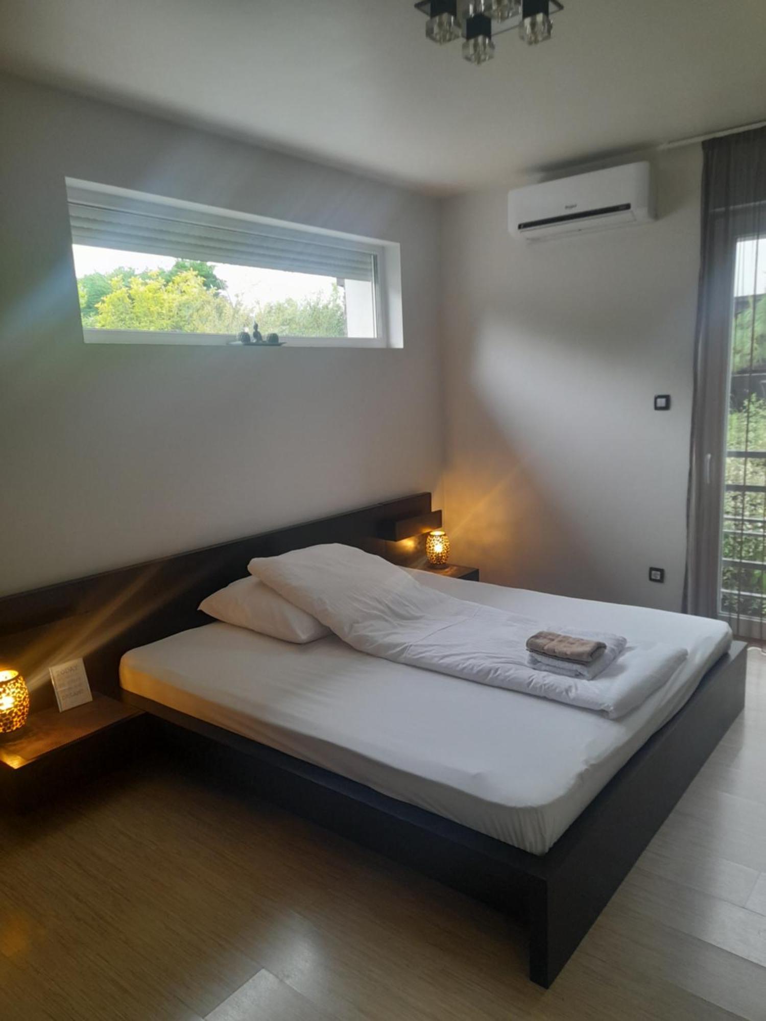 Private Family Villa บูดาโอร์ช ภายนอก รูปภาพ