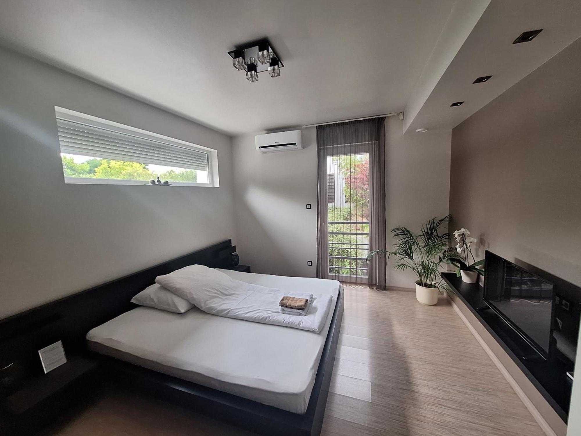Private Family Villa บูดาโอร์ช ภายนอก รูปภาพ